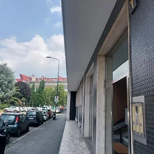 https://franco-sansirohouse-bilocale-2-6-posti-zona-san-siro.italymilanhotels.net