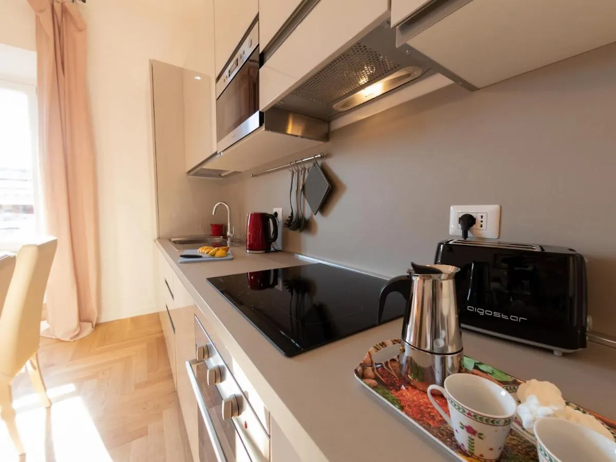 The Best Rent - Bright Apartment Near Isola Tiberina Roma 0*,  Italia